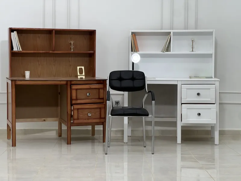 Thumbnail for مكتب خشبي