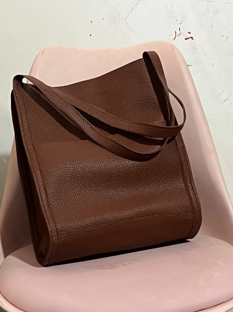 حقيبة صوفي متوفرة 