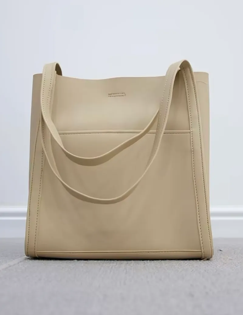 Thumbnail for حقيبة صوفي متوفرة 