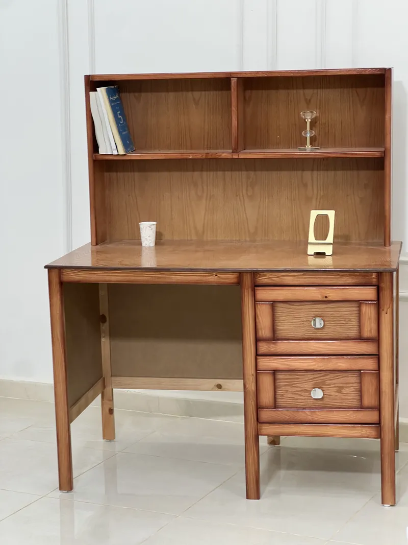 Thumbnail for مكتب خشبي